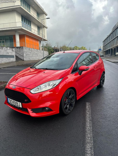 Ford Fiesta ST 182cv (DESPORTIVO) IMPECÁVEL