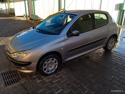 Peugeot 206 1.1