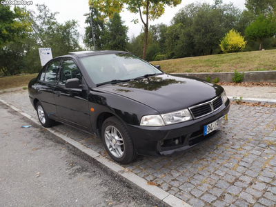 Mitsubishi Lancer 1.3 GLX muitos extras