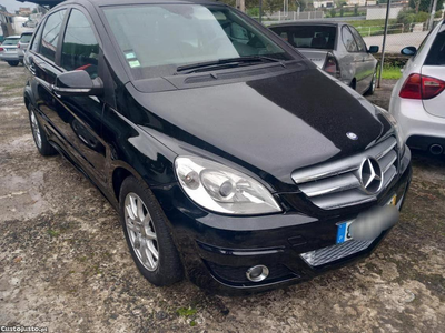 Mercedes-Benz B 180 Avantgard