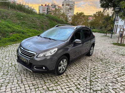 Peugeot 2008 1.2 VTi Style