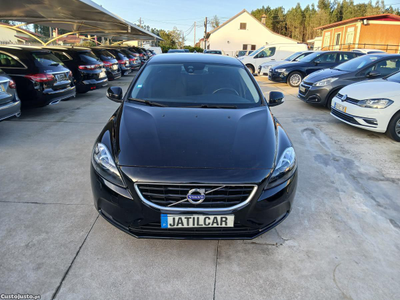 Volvo V40 D2