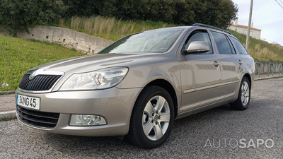 Skoda Octavia 1.6 TDi Ambiente DSG de 2012