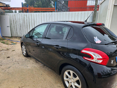 Peugeot 208 1.2 vti