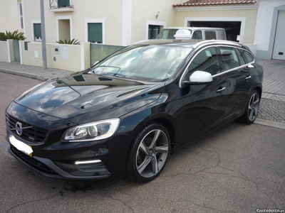 Volvo V60 R Design