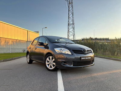 Toyota Auris 1.4 D4D / Facelift / Garantia