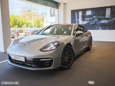 Porsche Panamera Sport Turismo 4 E-Hybrid Platinum Edition