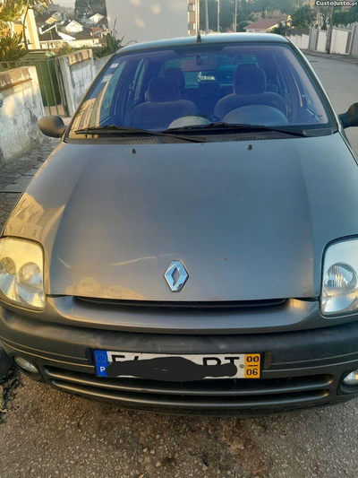 Renault Clio 2000