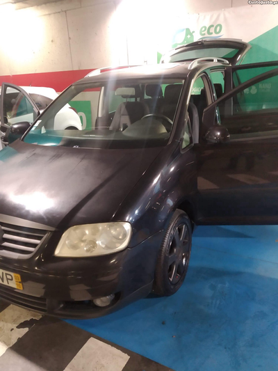 VW Touran 7 lu,2.0 tdi,140 cv,bom estado,barata!!