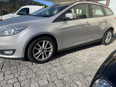 Ford Focus SW 1.5 diesel 120cv Retomo