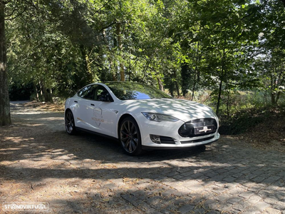 Tesla Model S 90D