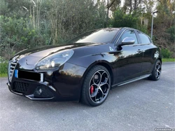 Alfa Romeo Giulietta Quadrifoglio Verde 1750 TBi - Impecável