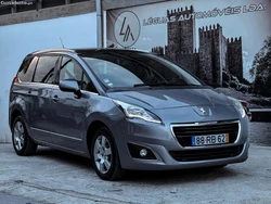 Peugeot 5008 ...