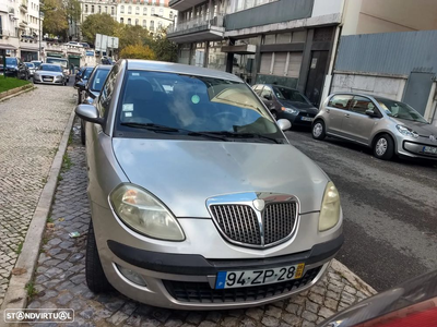 Lancia Ypsilon 1.2 16V Momodesign