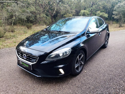 Volvo V40 D4 R-DESIGN