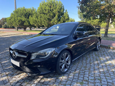 Mercedes-Benz CLA 180 Urban 180 gasolina