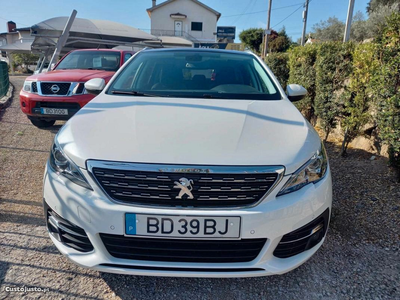 Peugeot 308 1.5 BlueHDi Allure