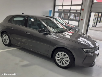 Opel Astra 1.2 T Edition