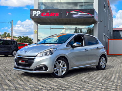 Peugeot 208 1.2 VTi SE Style