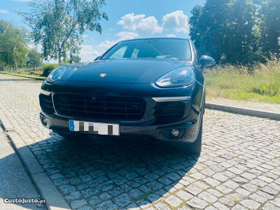 Porsche Cayenne Platinium Edition