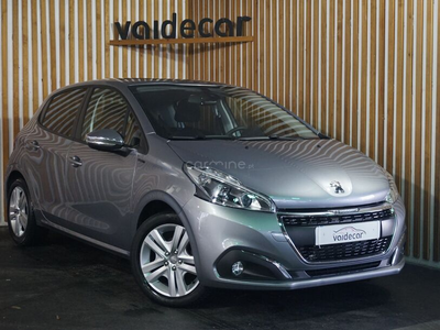 Peugeot 208 1.2 PureTech Signature