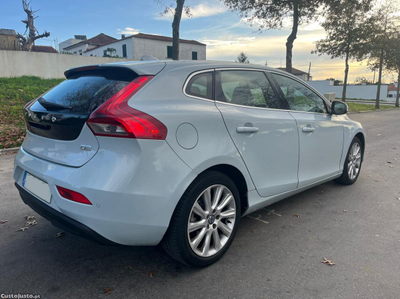 Volvo V40 1.6 D2 Eco Summum (SINISTRADO)