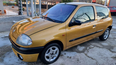 Renault Clio 1.2 impecável