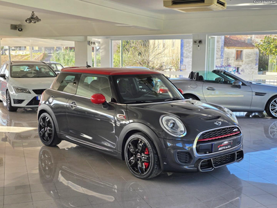 MINI Cooper John Cooper Works Auto Desportiva