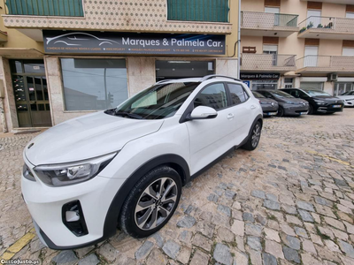 Kia Stonic 1.6 CRDi Drive - Garantia de Fábrica Diesel