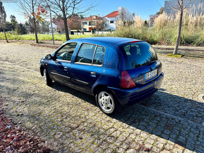 Renault Clio II 1.2 Gasolina