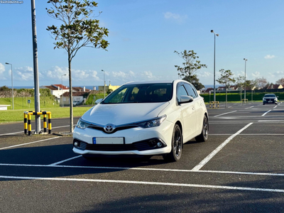 Toyota Auris 1.2t sport