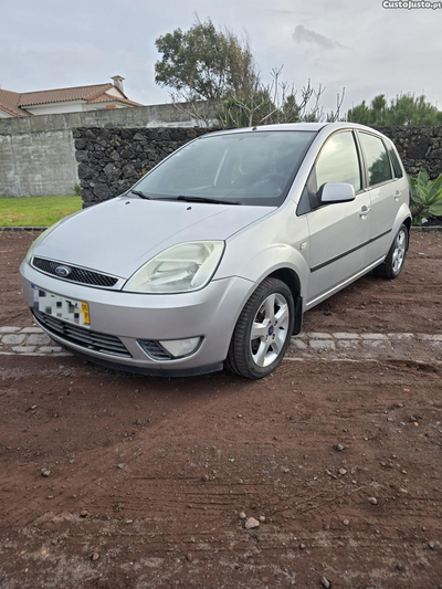 Ford Fiesta 1.2 gasolina 150kl 2005