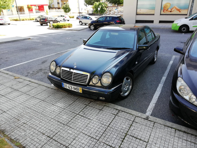 Mercedes-Benz E 250 Turbodiesel