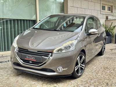 Peugeot 208 1.2 83cv 2013