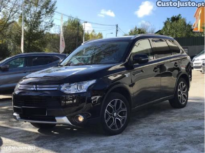 Mitsubishi Outlander 2.0 4WD Plug-In Hybrid Top