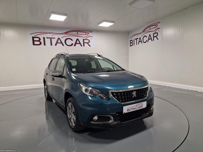 Peugeot 2008 1.2 PURETECH STYLE