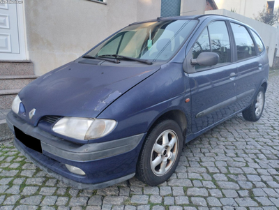 Renault Scénic 1.4i 16V RTE 95cv - D. Assistida