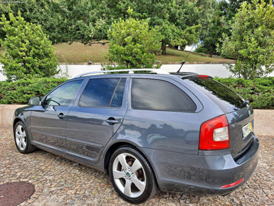 Skoda Octavia Sport Line 1.6TDI 105CV AUTOMÁTICA