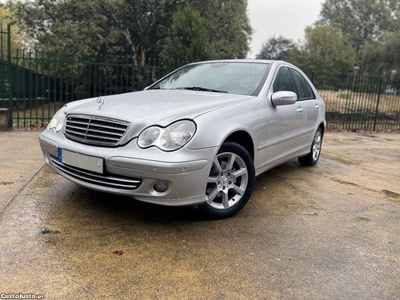 Mercedes-Benz C 200 CDI Avantgarde NACIONAL