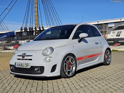 Abarth 500 1.4 T-Jet esseesse