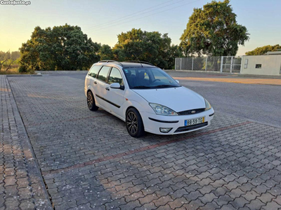 Ford Focus 1.8tddi(diesel) bem estimada