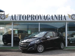 Peugeot 208 1.2 PureTech Signature