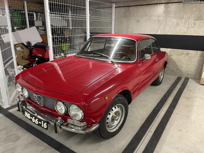 Alfa Romeo GTV 2000