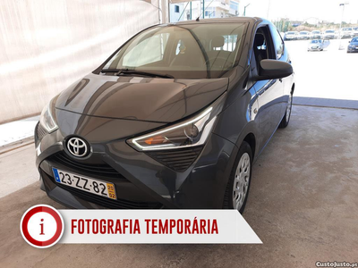 Toyota Aygo 1.0 X-Play + X-Touch