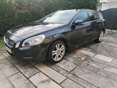 Volvo V60 caixa automática