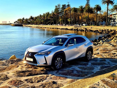 Lexus UX Premium +