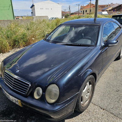 Mercedes-Benz CLK 320 (208365)