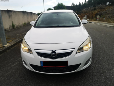 Opel Astra 1.4i 140cv TURBO SELECTION GPL - NACIONAL - GPS -