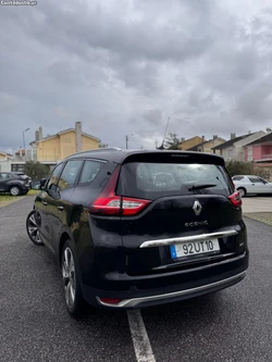 Renault Scénic Hybrid Assist
