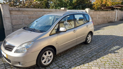 Toyota Verso 2.0 d4d com AC Aut